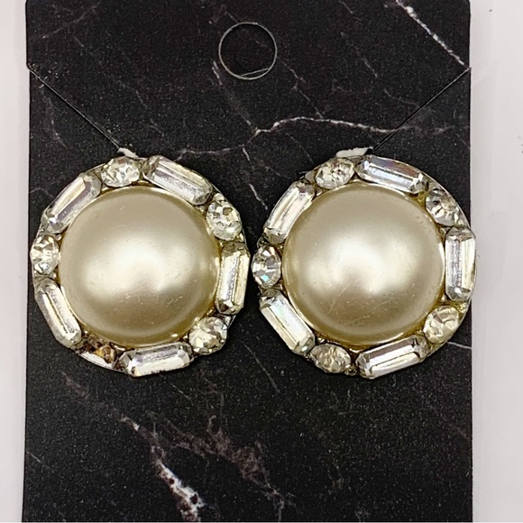 Coro vintage baguette rhinestone pearl round button dome sparkling earrings - Picture 3 of 15